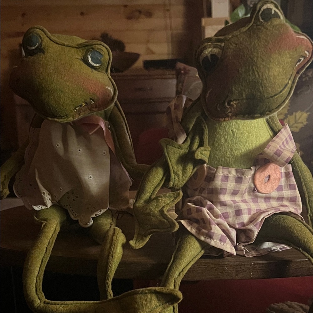 Annalee Mobility Frogs Vintage 1969 Beautiful condition. Original clothes.